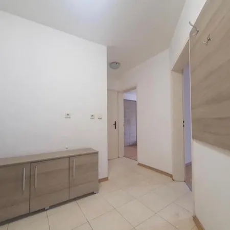 Spacious 3 Bedroom Apartment In The Heart Of Sofia 아파트 *
